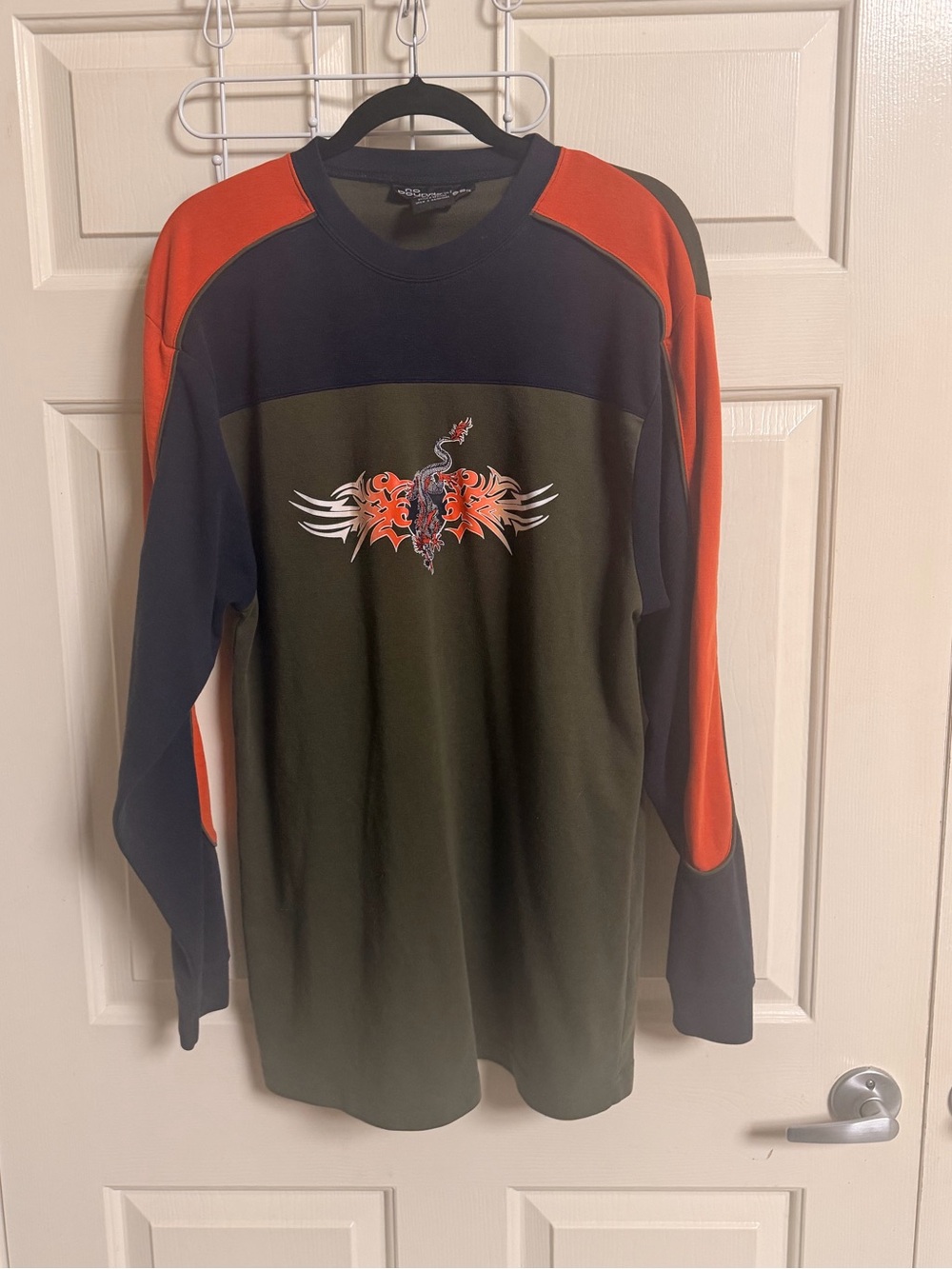 VTG 90s Y2K No Boundaries Men’s Dragon Color Block Long Sleeve Tee